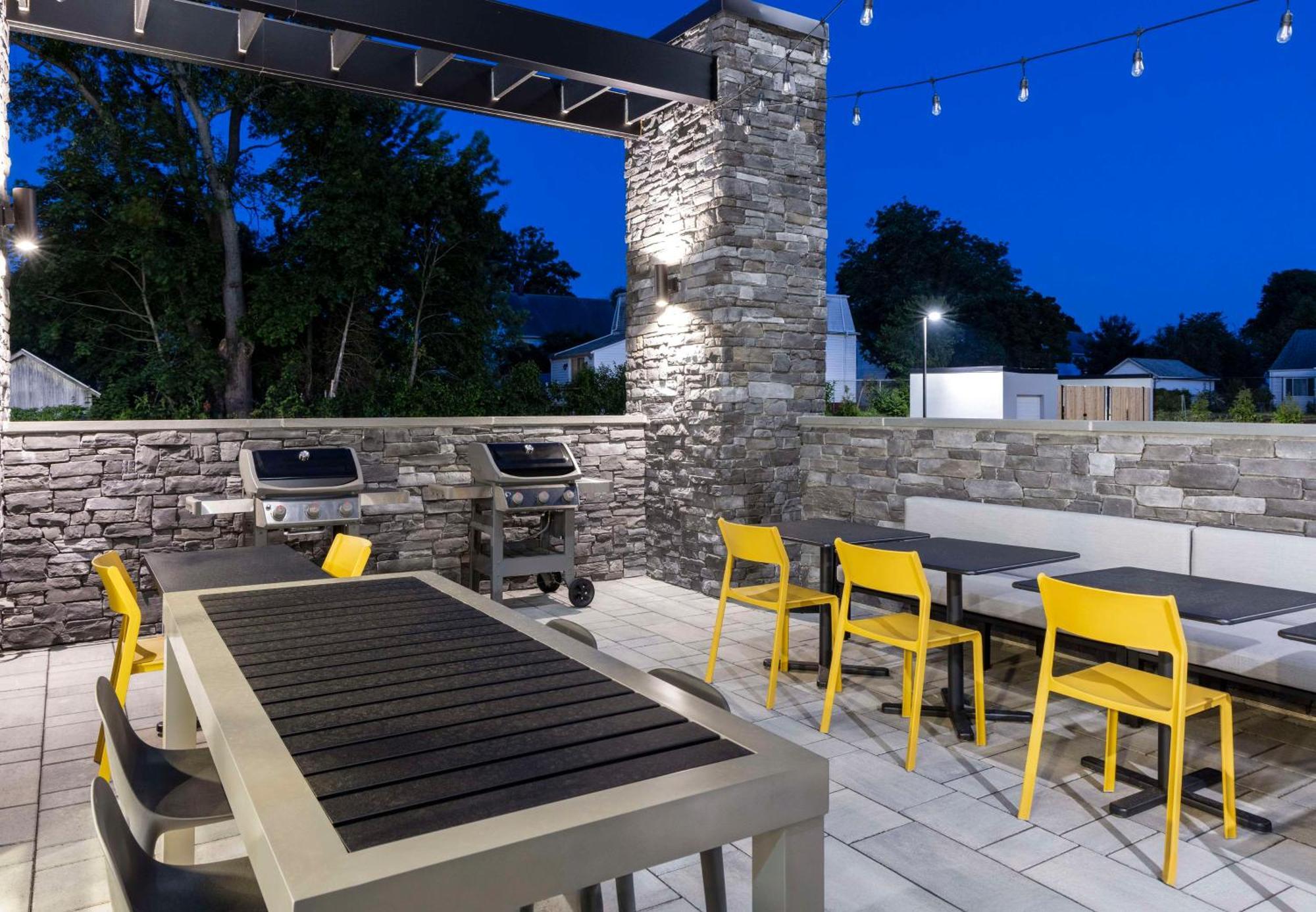 Home2 Suites By Hilton East Haven New Haven Exterior photo